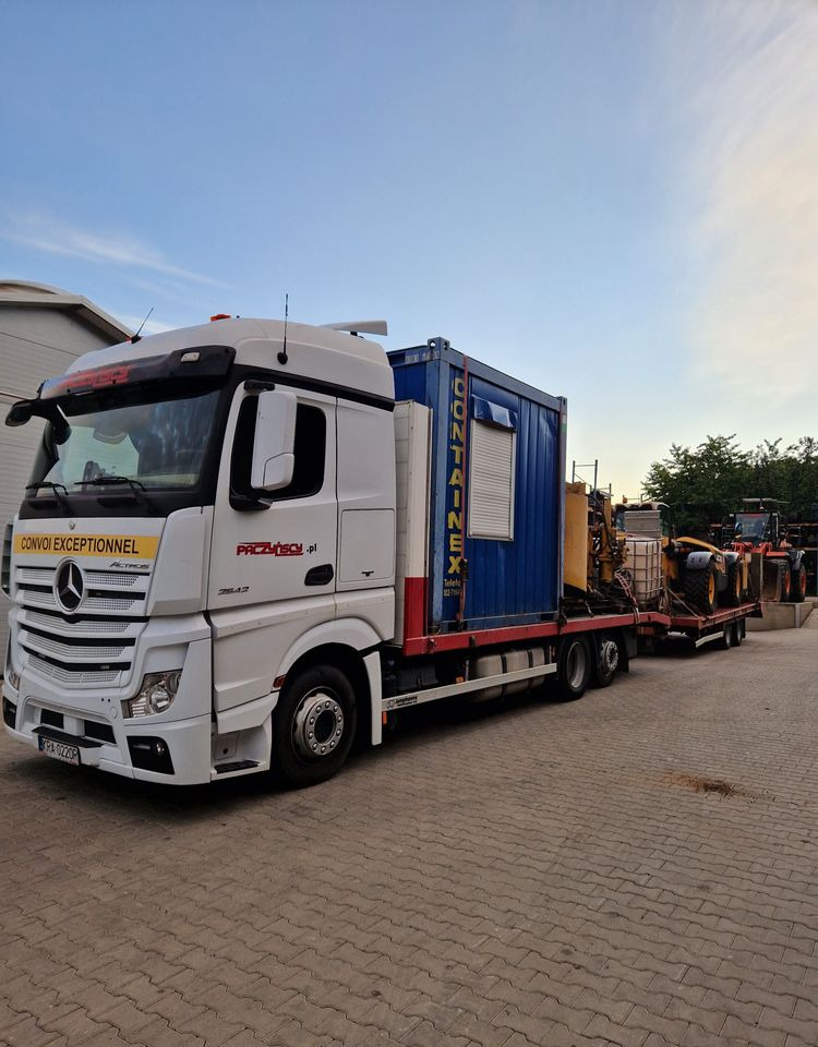 Samochód Mercedes Actros Usługi transportowe maszyn - Автовоз: фото 3 Samochód Mercedes Actros Usługi transportowe maszyn - Автовоз: фото 3