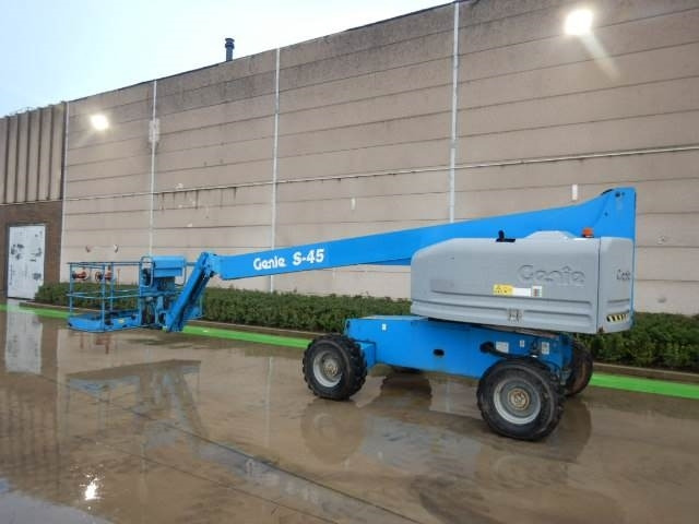 Genie S45 - Телескопический подъемник: фото 3 Genie S45 - Телескопический подъемник: фото 3