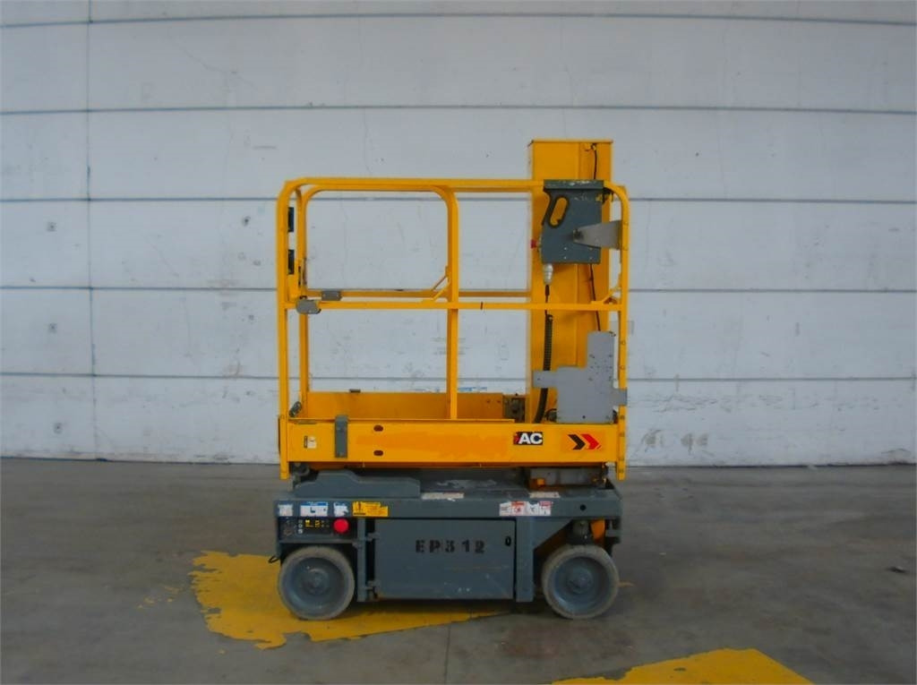 Haulotte STAR8S - Вертикальный мачтовый подъемник: фото 1 Haulotte STAR8S - Вертикальный мачтовый подъемник: фото 1