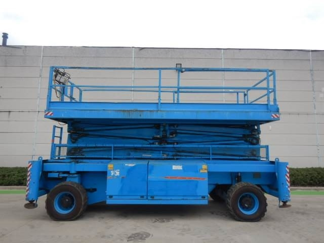 Holland Lift M250DL27 - Ножничный подъемник: фото 1 Holland Lift M250DL27 - Ножничный подъемник: фото 1