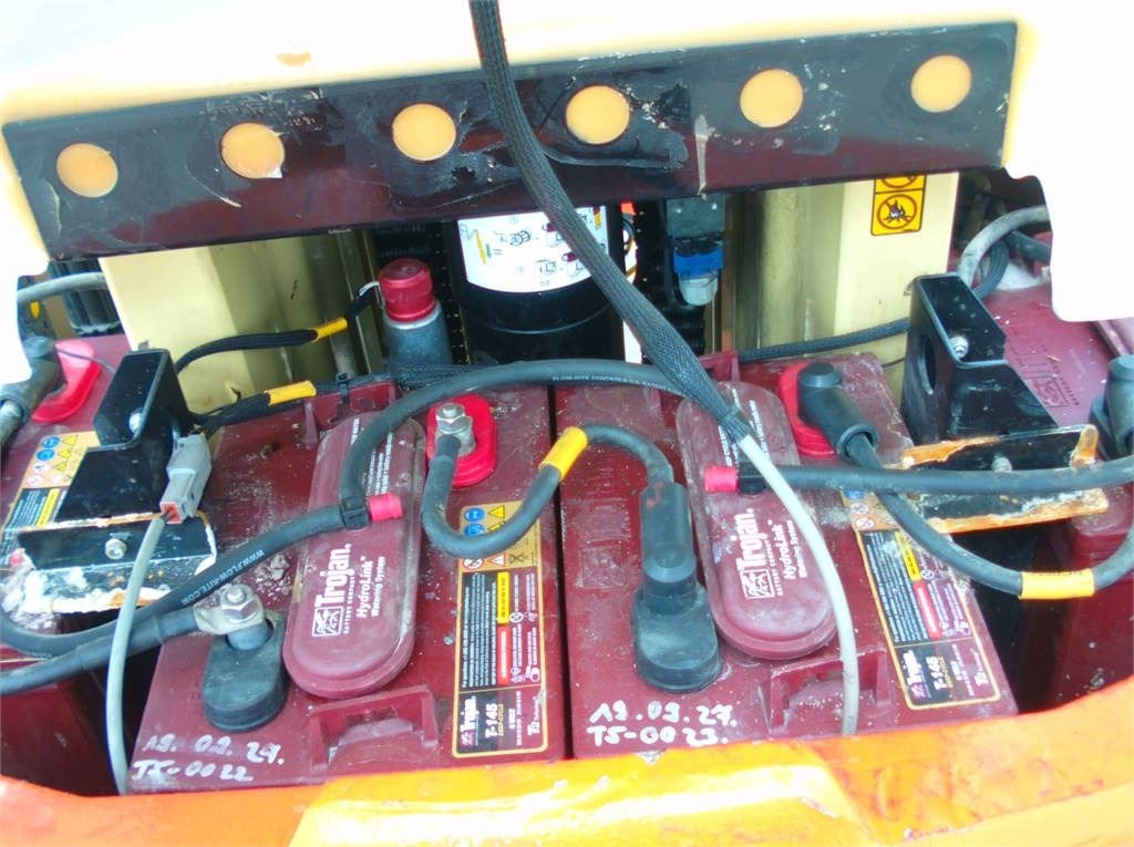 JLG Toucan 12E+ - Вертикальный мачтовый подъемник: фото 5 JLG Toucan 12E+ - Вертикальный мачтовый подъемник: фото 5