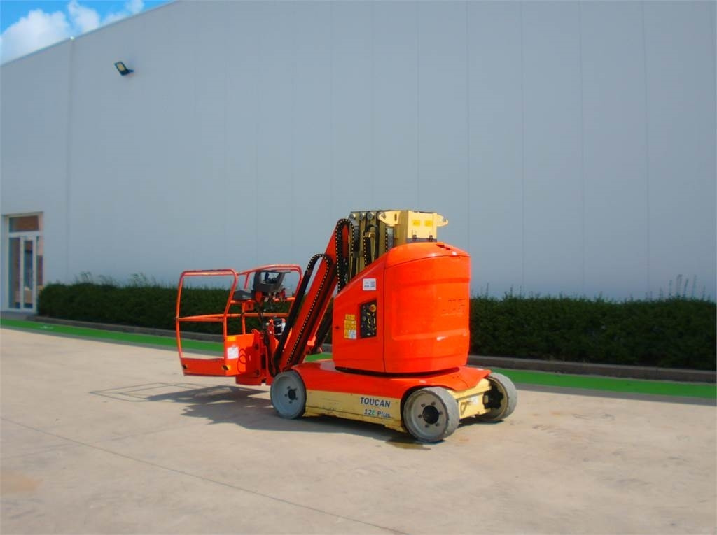 JLG Toucan 12E+ - Вертикальный мачтовый подъемник: фото 3 JLG Toucan 12E+ - Вертикальный мачтовый подъемник: фото 3