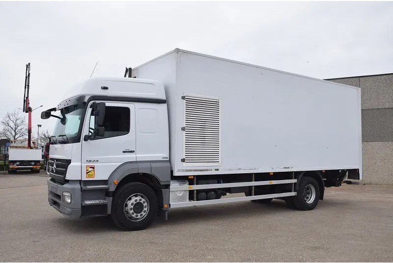Mercedes-Benz Axor 1824 - Грузовик с закрытым кузовом: фото 3 Mercedes-Benz Axor 1824 - Грузовик с закрытым кузовом: фото 3