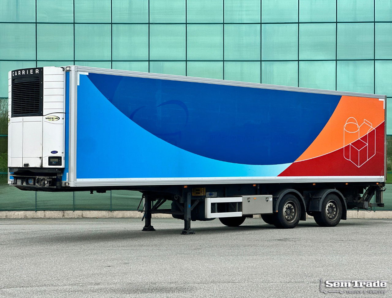 Gray and Adams City Trailer Carrier Vector 1850 MT TRI-Temp Tail Lift Side Door Steering Axle 3 Pieces Available - Полуприцеп-рефрижератор: фото 1 Gray and Adams City Trailer Carrier Vector 1850 MT TRI-Temp Tail Lift Side Door Steering Axle 3 Pieces Available - Полуприцеп-рефрижератор: фото 1