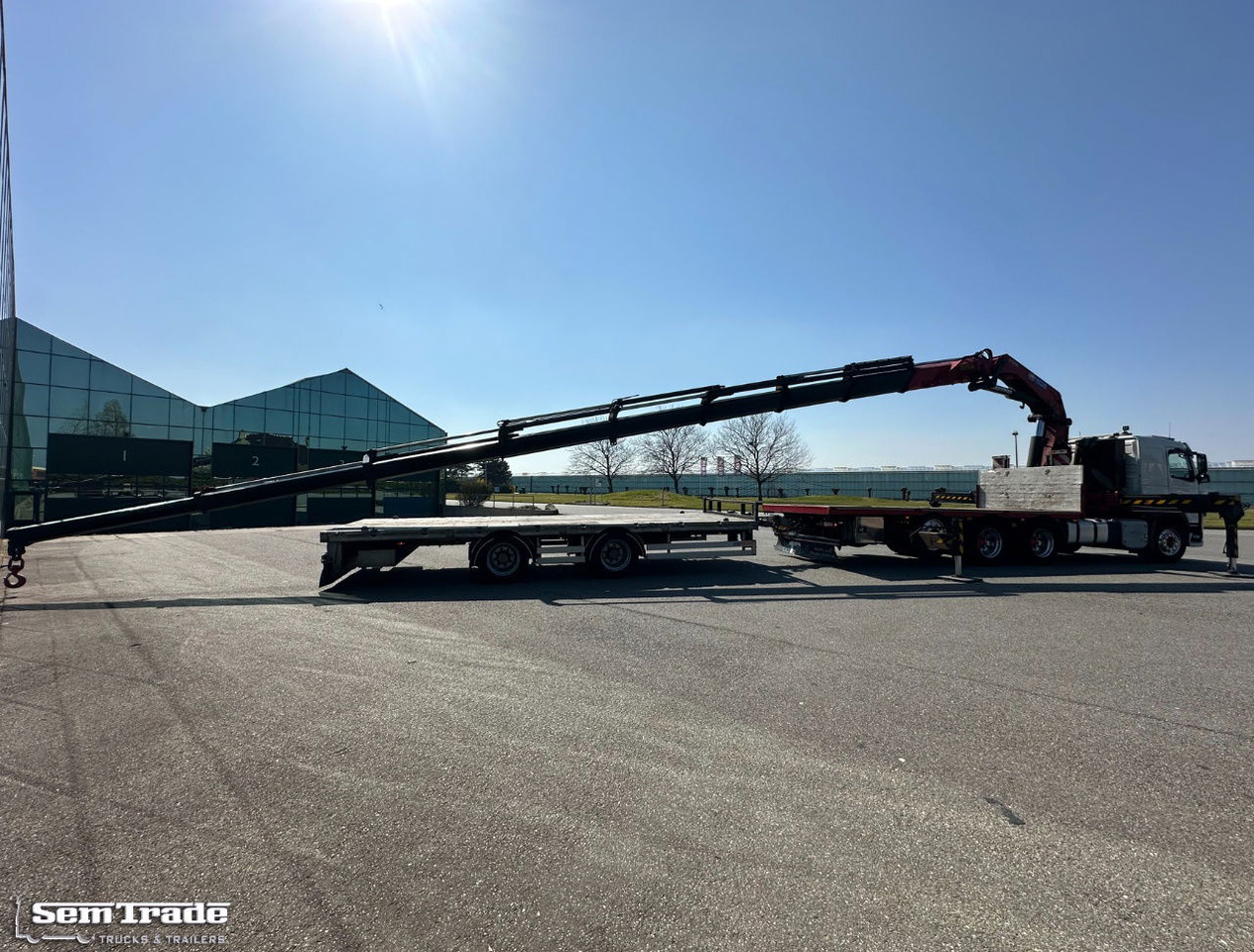Volvo FMX 540 8X4 HMF 6020 K8 Kraan 231.000 KM + 2023 Sterk Trailer Super Condit - Автоманипулятор: фото 4 Volvo FMX 540 8X4 HMF 6020 K8 Kraan 231.000 KM + 2023 Sterk Trailer Super Condit - Автоманипулятор: фото 4