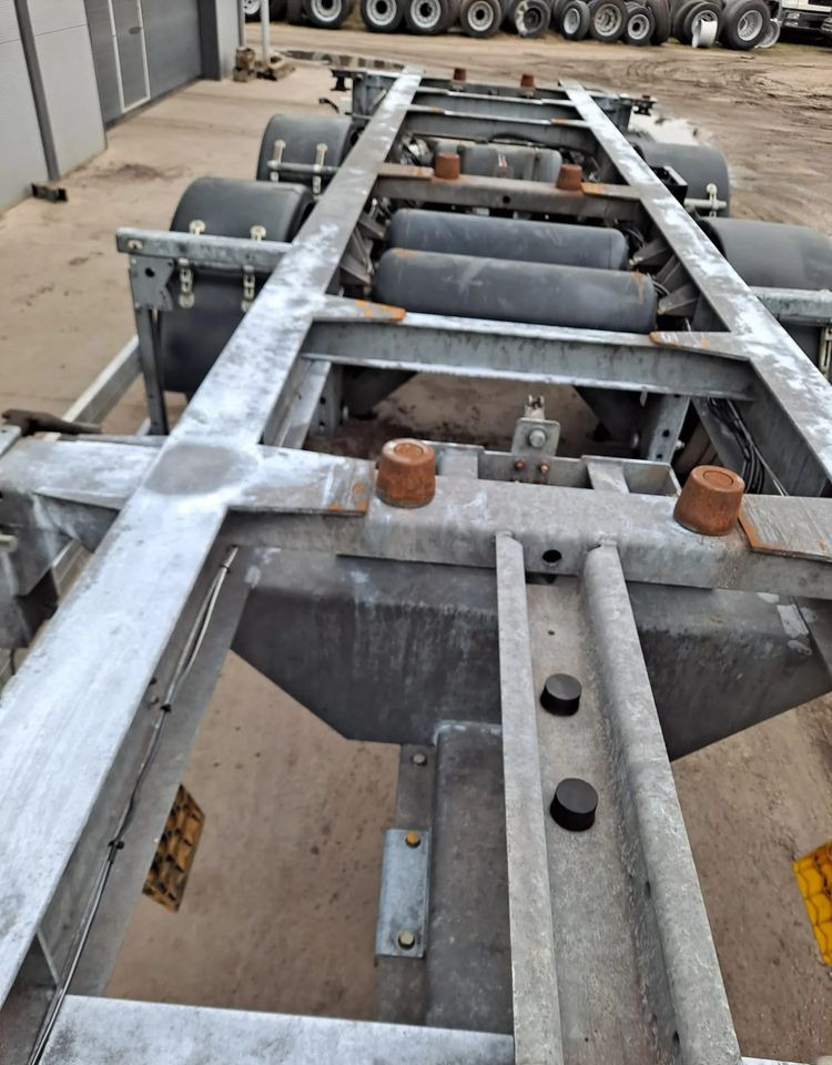 Wielton Przyczepa tandem - Прицеп-контейнеровоз/ Сменный кузов: фото 5 Wielton Przyczepa tandem - Прицеп-контейнеровоз/ Сменный кузов: фото 5