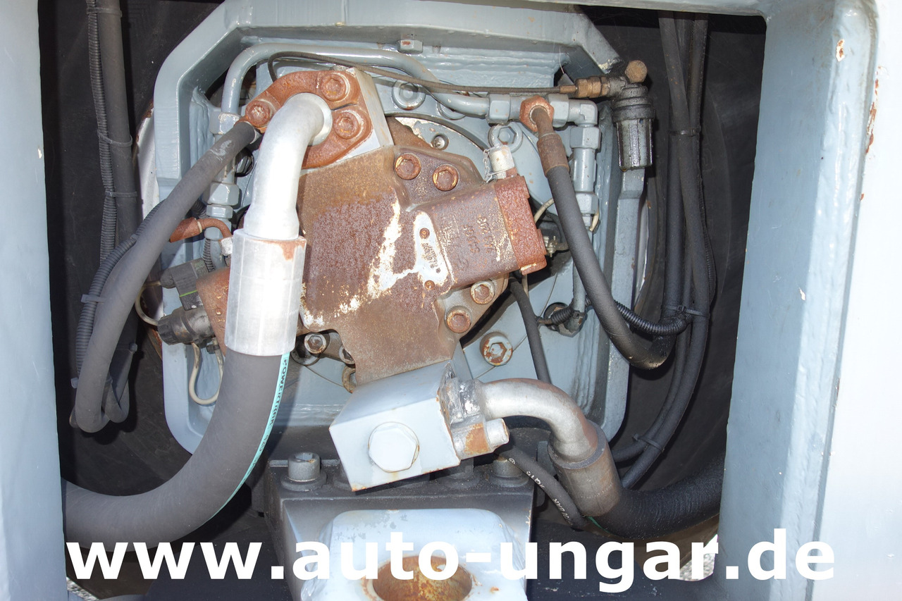 Аэродромный тягач GOLDHOFER AST-1 A500 Baujahr 1999 Push-Back towbarless Pushback Liebherr used GSE: фото 10 Аэродромный тягач GOLDHOFER AST-1 A500 Baujahr 1999 Push-Back towbarless Pushback Liebherr used GSE: фото 10