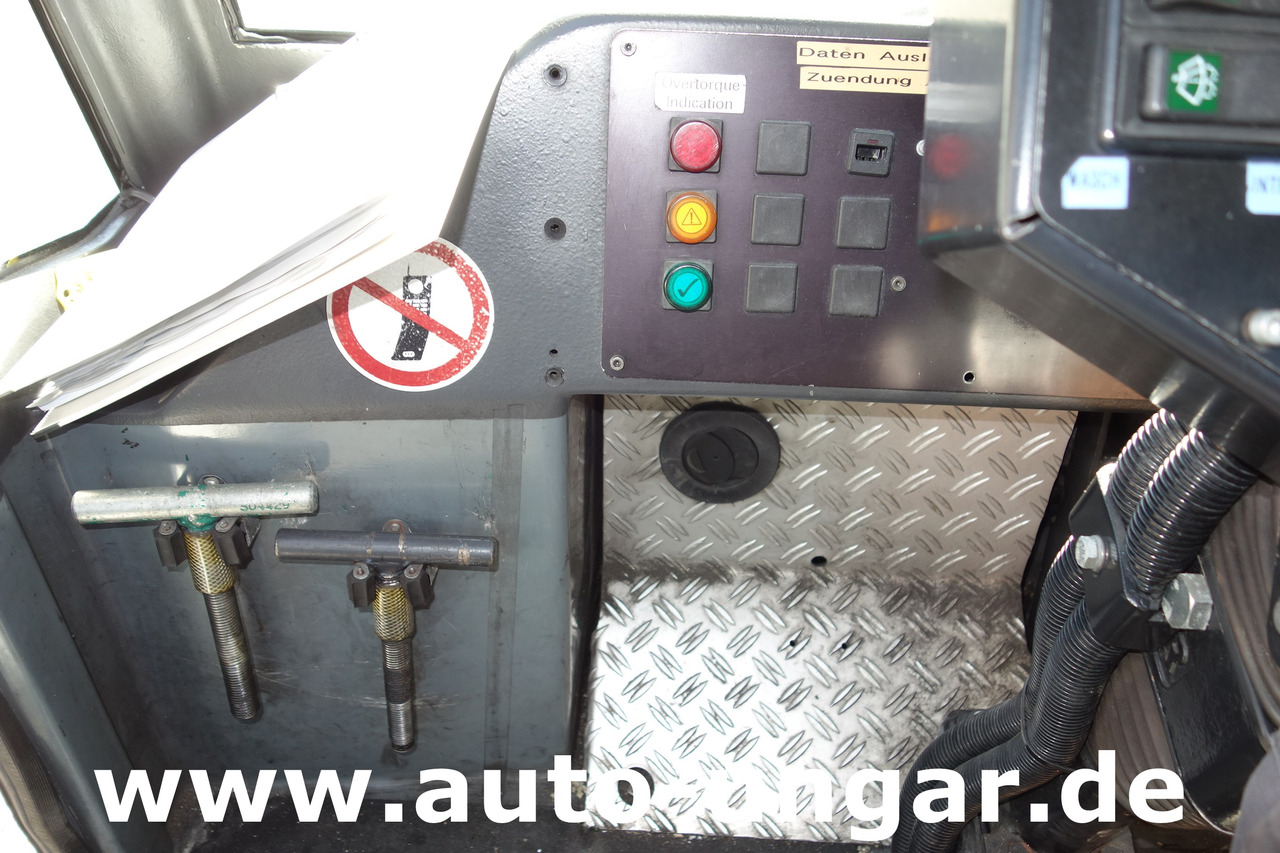 Аэродромный тягач GOLDHOFER AST-1 A500 Baujahr 1999 Push-Back towbarless Pushback Liebherr used GSE: фото 31 Аэродромный тягач GOLDHOFER AST-1 A500 Baujahr 1999 Push-Back towbarless Pushback Liebherr used GSE: фото 31