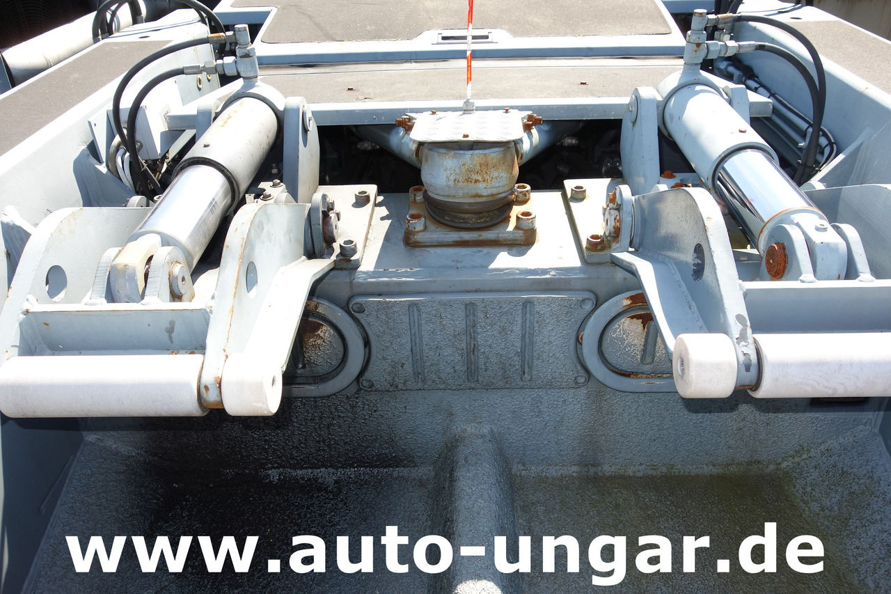 Аэродромный тягач GOLDHOFER AST-1 A500 Baujahr 1999 Push-Back towbarless Pushback Liebherr used GSE: фото 12 Аэродромный тягач GOLDHOFER AST-1 A500 Baujahr 1999 Push-Back towbarless Pushback Liebherr used GSE: фото 12