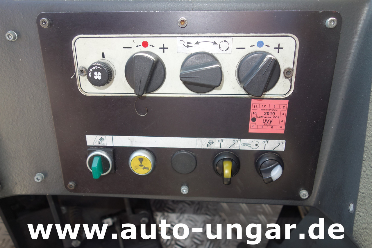 Аэродромный тягач GOLDHOFER AST-1 A500 Baujahr 1999 Push-Back towbarless Pushback Liebherr used GSE: фото 25 Аэродромный тягач GOLDHOFER AST-1 A500 Baujahr 1999 Push-Back towbarless Pushback Liebherr used GSE: фото 25