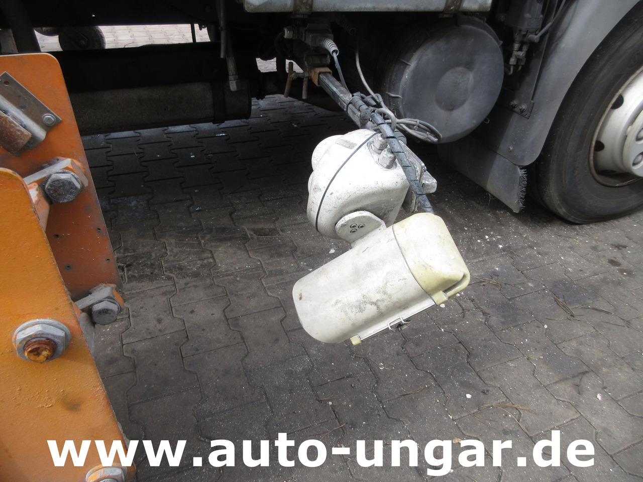 Hofmann H75 - 1000 Thermoplastic Roadmarking Machine Truck Mounted Hot Paint - Асфальтоукладочная техника: фото 5 Hofmann H75 - 1000 Thermoplastic Roadmarking Machine Truck Mounted Hot Paint - Асфальтоукладочная техника: фото 5