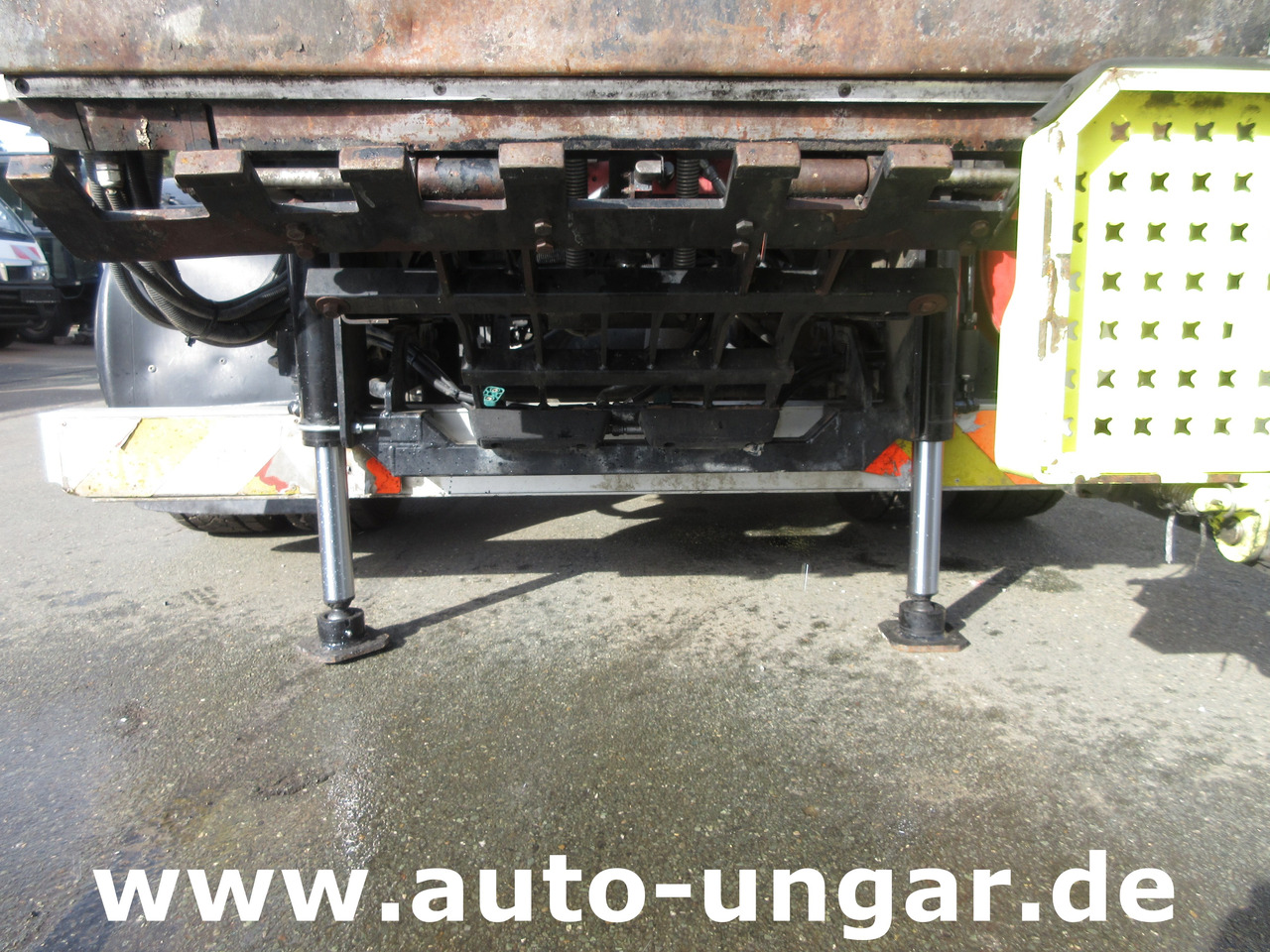 Мусоровоз Isuzu NPR 75 Müllwagen Provence Benne - Faun Lifter Presse Kipper Trittbrett Bj 12: фото 25