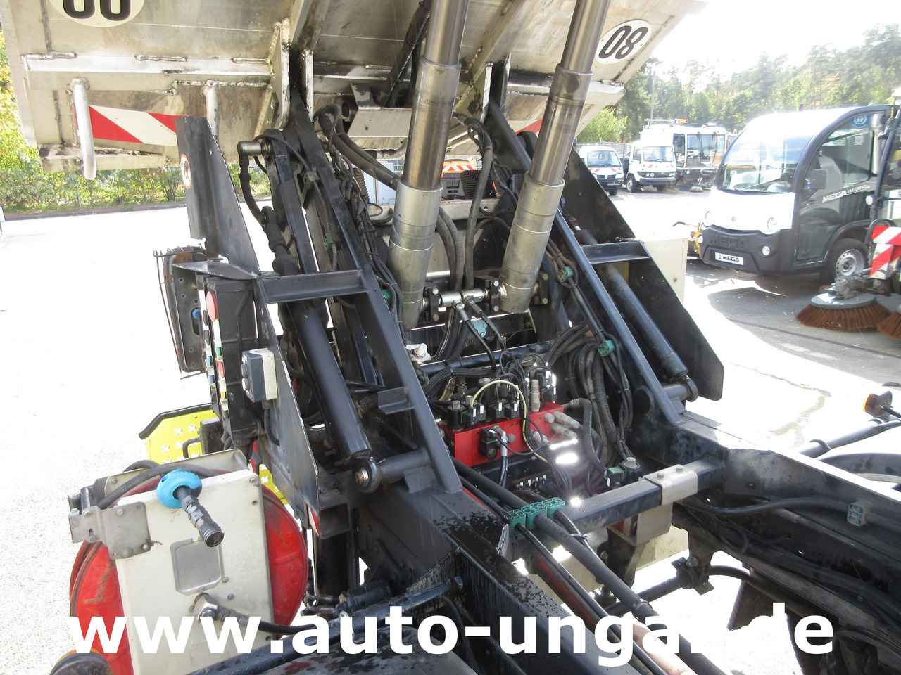 Мусоровоз Isuzu NPR 75 Müllwagen Provence Benne - Faun Lifter Presse Kipper Trittbrett Bj 12: фото 23