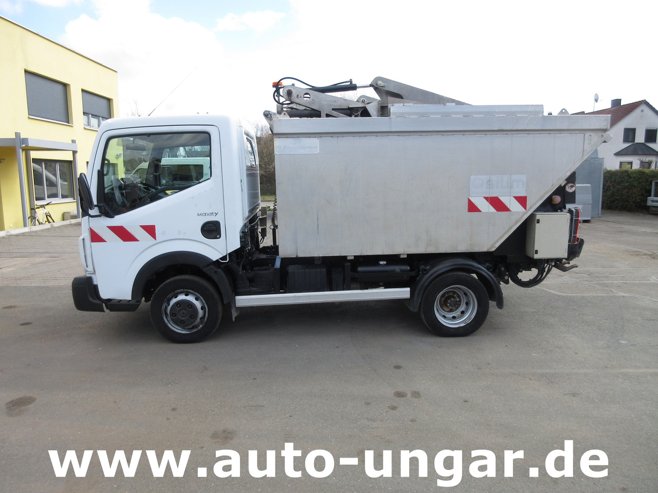 Renault Maxity Müllwagen 3.500kg Lifter Presse Kipper Tritt - Мусоровоз: фото 4 Renault Maxity Müllwagen 3.500kg Lifter Presse Kipper Tritt - Мусоровоз: фото 4