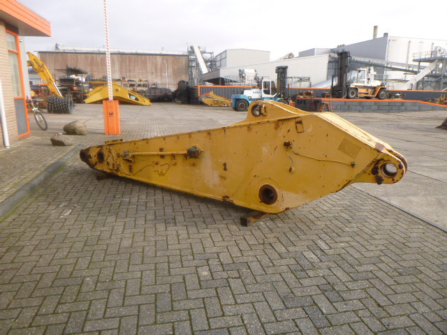 KOMATSU PC600-6 / PC600-7 / PC600-8 - Стрела для Гусеничных экскаваторов: фото 1 KOMATSU PC600-6 / PC600-7 / PC600-8 - Стрела для Гусеничных экскаваторов: фото 1