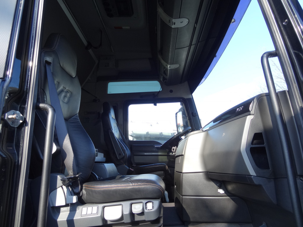 MAN TGX 18.680 V8 - Тягач: фото 4 MAN TGX 18.680 V8 - Тягач: фото 4