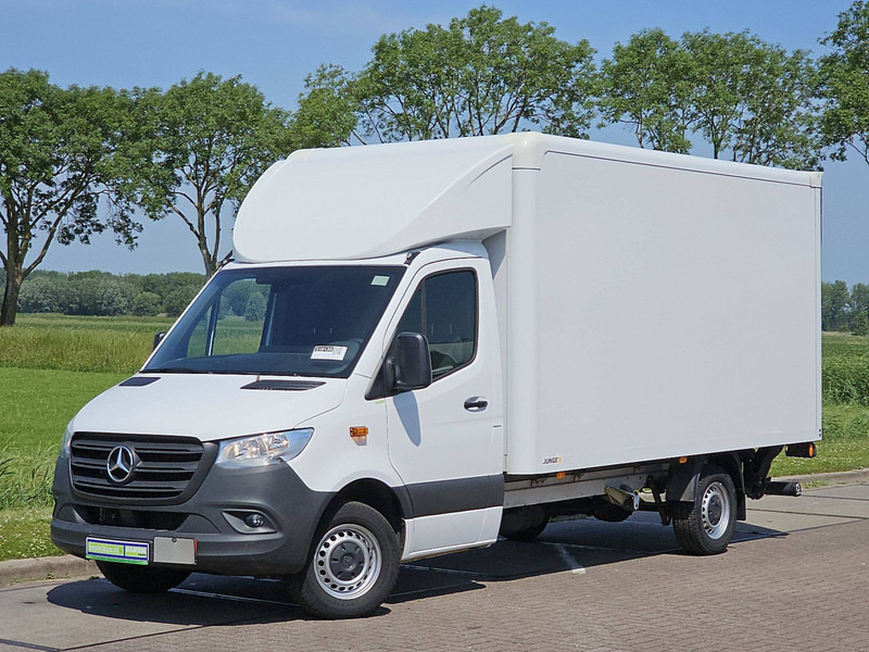Mercedes-Benz Sprinter 317 Bakwagen Laadklep! - Фургон с закрытым кузовом: фото 2 Mercedes-Benz Sprinter 317 Bakwagen Laadklep! - Фургон с закрытым кузовом: фото 2