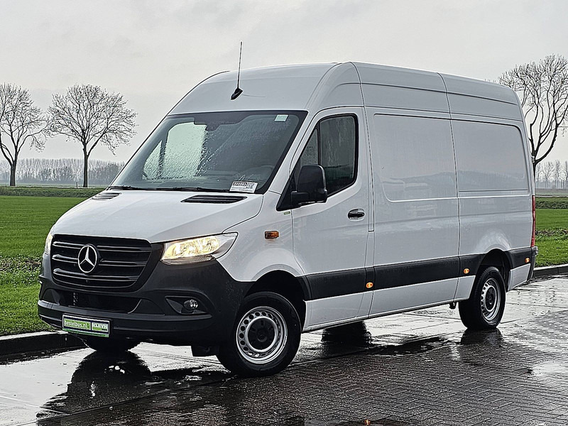Mercedes-Benz Sprinter 317 L2H2 Mbux Navi RWD! - Цельнометаллический фургон: фото 2 Mercedes-Benz Sprinter 317 L2H2 Mbux Navi RWD! - Цельнометаллический фургон: фото 2