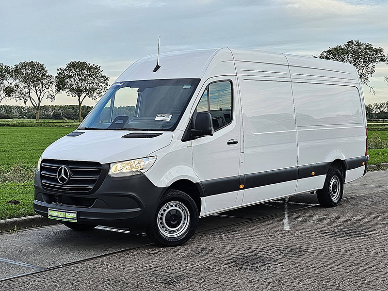 Mercedes-Benz Sprinter 317 L3H2 Maxi Mbux10! - Цельнометаллический фургон: фото 2 Mercedes-Benz Sprinter 317 L3H2 Maxi Mbux10! - Цельнометаллический фургон: фото 2