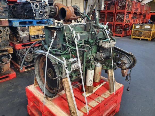 Volvo D7C215 - Двигатель: фото 1 Volvo D7C215 - Двигатель: фото 1