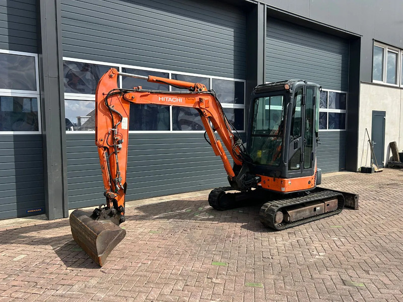 Hitachi ZX35U-2 - Мини-экскаватор: фото 1 Hitachi ZX35U-2 - Мини-экскаватор: фото 1