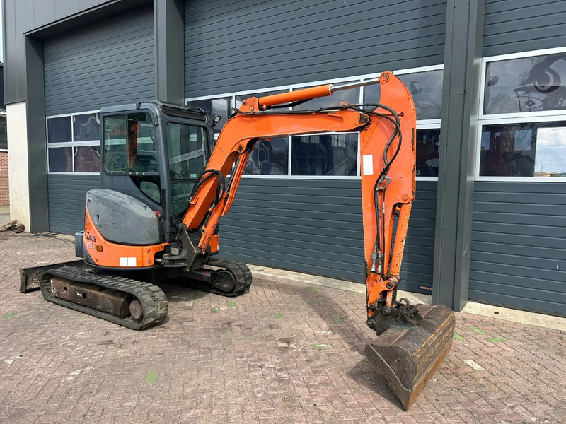 Hitachi ZX35U-2 - Мини-экскаватор: фото 3 Hitachi ZX35U-2 - Мини-экскаватор: фото 3