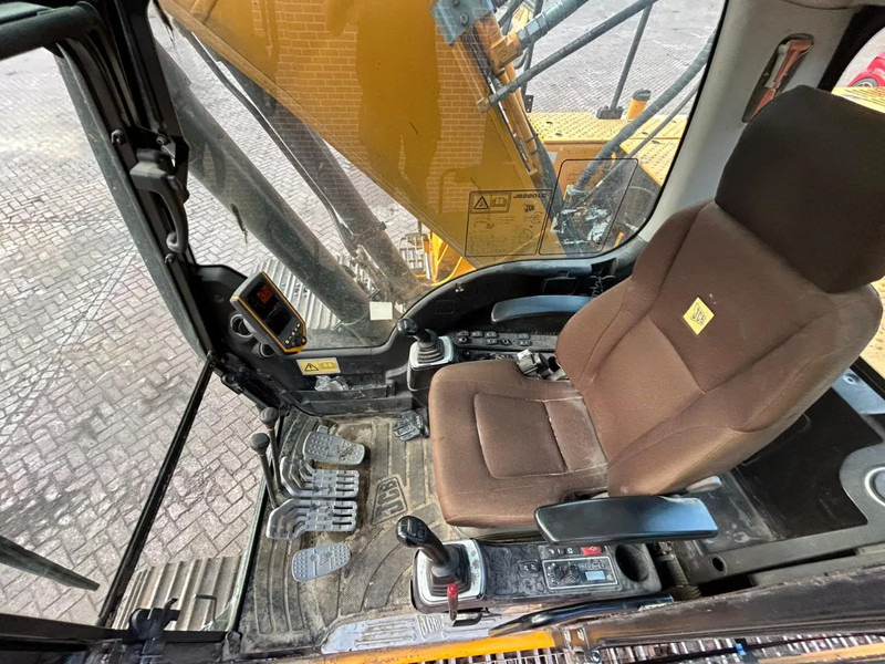JCB JS220LC - Гусеничный экскаватор: фото 5 JCB JS220LC - Гусеничный экскаватор: фото 5