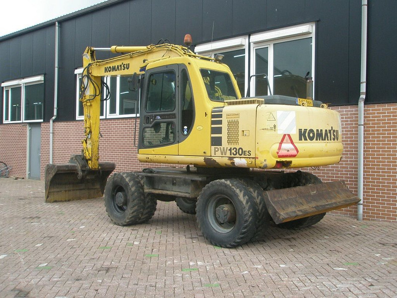 Komatsu PW 130ES-6K - Колёсный экскаватор: фото 2 Komatsu PW 130ES-6K - Колёсный экскаватор: фото 2