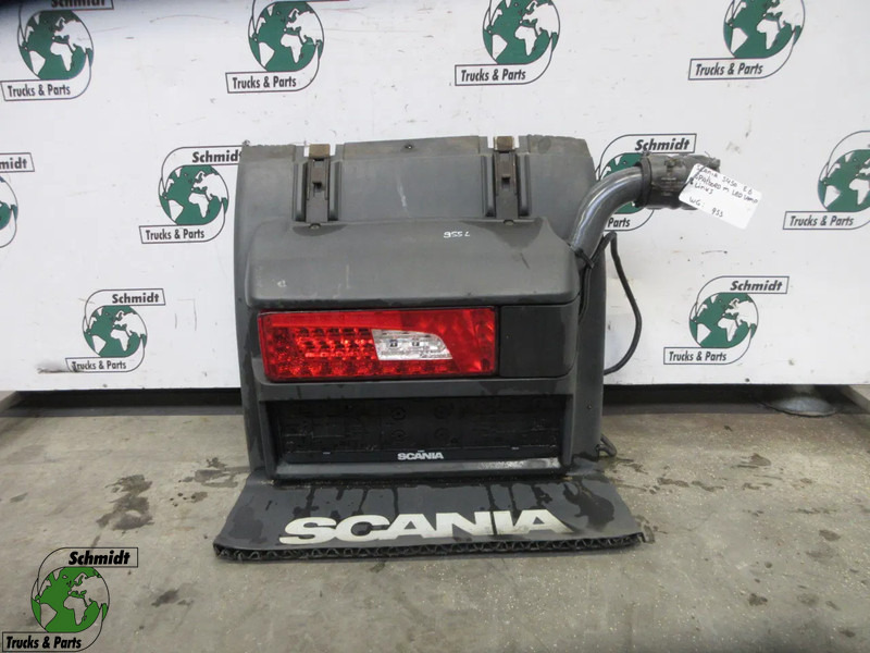 Scania 2380955 // 2476461 // 2054593 // 2302630 SPATBORD MET LED LAMP NGS LINKS - Задний фонарь для Грузовиков: фото 1 Scania 2380955 // 2476461 // 2054593 // 2302630 SPATBORD MET LED LAMP NGS LINKS - Задний фонарь для Грузовиков: фото 1