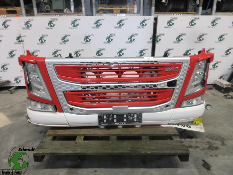 Volvo 22239219 // 22239217 // 84172098 COMPLETEN VOOR KOP VOLVO FM 420 EURO 6 - Бампер для Грузовиков: фото 1 Volvo 22239219 // 22239217 // 84172098 COMPLETEN VOOR KOP VOLVO FM 420 EURO 6 - Бампер для Грузовиков: фото 1