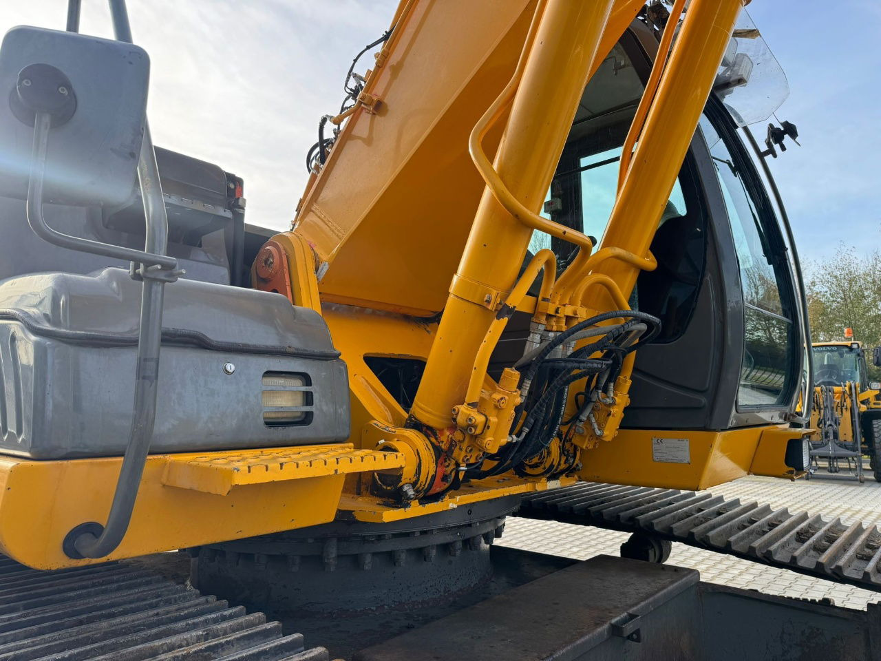 Hitachi ZX290LC-5B - Гусеничный экскаватор: фото 5 Hitachi ZX290LC-5B - Гусеничный экскаватор: фото 5