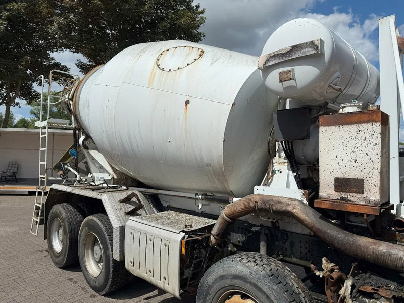 Liebherr 804 FSL 804 FSL / 8m³ / WATERTANK 500 LITER / POMP NOT INCLUDED / ! EMPTY ! / 2015 - Навесное оборудование: фото 2 Liebherr 804 FSL 804 FSL / 8m³ / WATERTANK 500 LITER / POMP NOT INCLUDED / ! EMPTY ! / 2015 - Навесное оборудование: фото 2