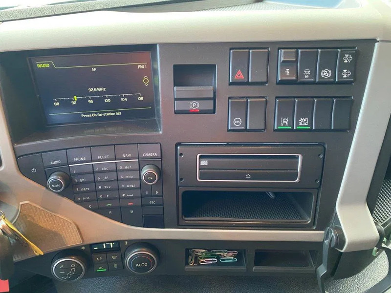 Тягач Volvo FM11-370 / GERMAN TRUCK / KB CHASSIS / VEB / ACC / LWDS / DOUBLE TANK / ONLY:763562 KM / AIRCO / AUTOMATIC / EURO-6 / 2018: фото 16