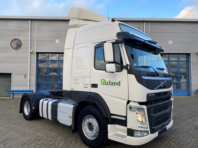 Volvo FM11-370 / GERMAN TRUCK / KB CHASSIS / VEB / ACC / LWDS / DOUBLE TANK / ONLY:763562 KM / AIRCO / AUTOMATIC / EURO-6 / 2018 - Тягач: фото 2 Volvo FM11-370 / GERMAN TRUCK / KB CHASSIS / VEB / ACC / LWDS / DOUBLE TANK / ONLY:763562 KM / AIRCO / AUTOMATIC / EURO-6 / 2018 - Тягач: фото 2