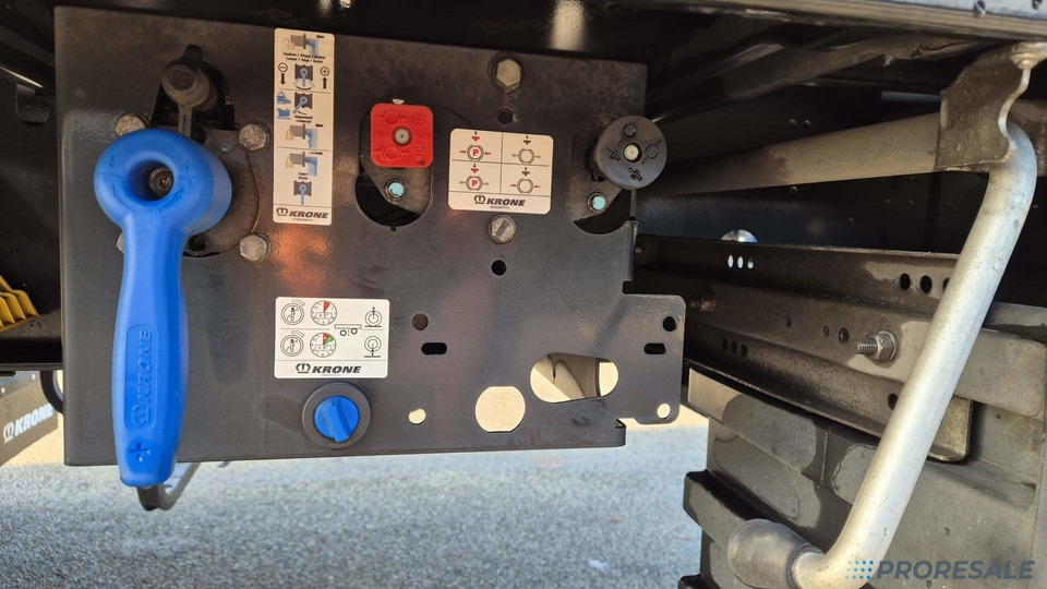 Тентованный полуприцеп KRONE SD PROFI LINER + paletový koš 32 palet + 2 x zvedací náprava: фото 7