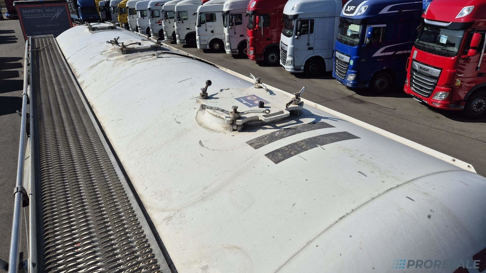 OSTATNÍ FELDBINDER EUT 40.3 SILOCISTERNA - 2 komory - 40 m3 - Полуприцеп цистерна для сыпучих грузов: фото 5 OSTATNÍ FELDBINDER EUT 40.3 SILOCISTERNA - 2 komory - 40 m3 - Полуприцеп цистерна для сыпучих грузов: фото 5