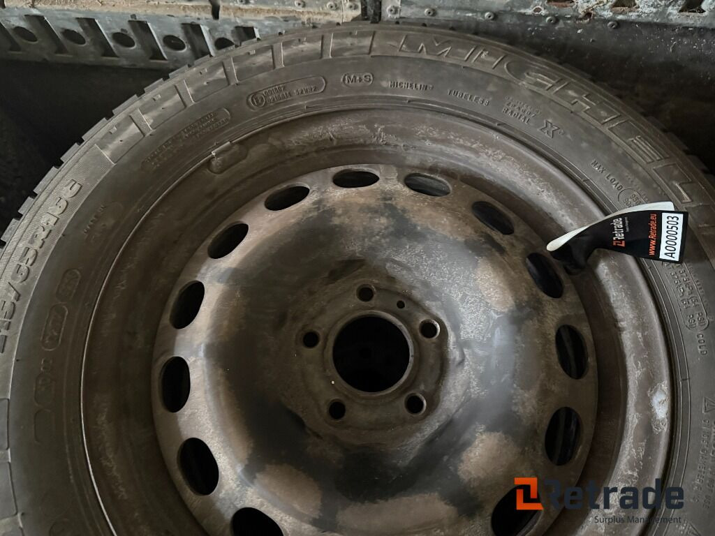 Däck Michelin 215/65 R16C - Строительное оборудование: фото 3 Däck Michelin 215/65 R16C - Строительное оборудование: фото 3