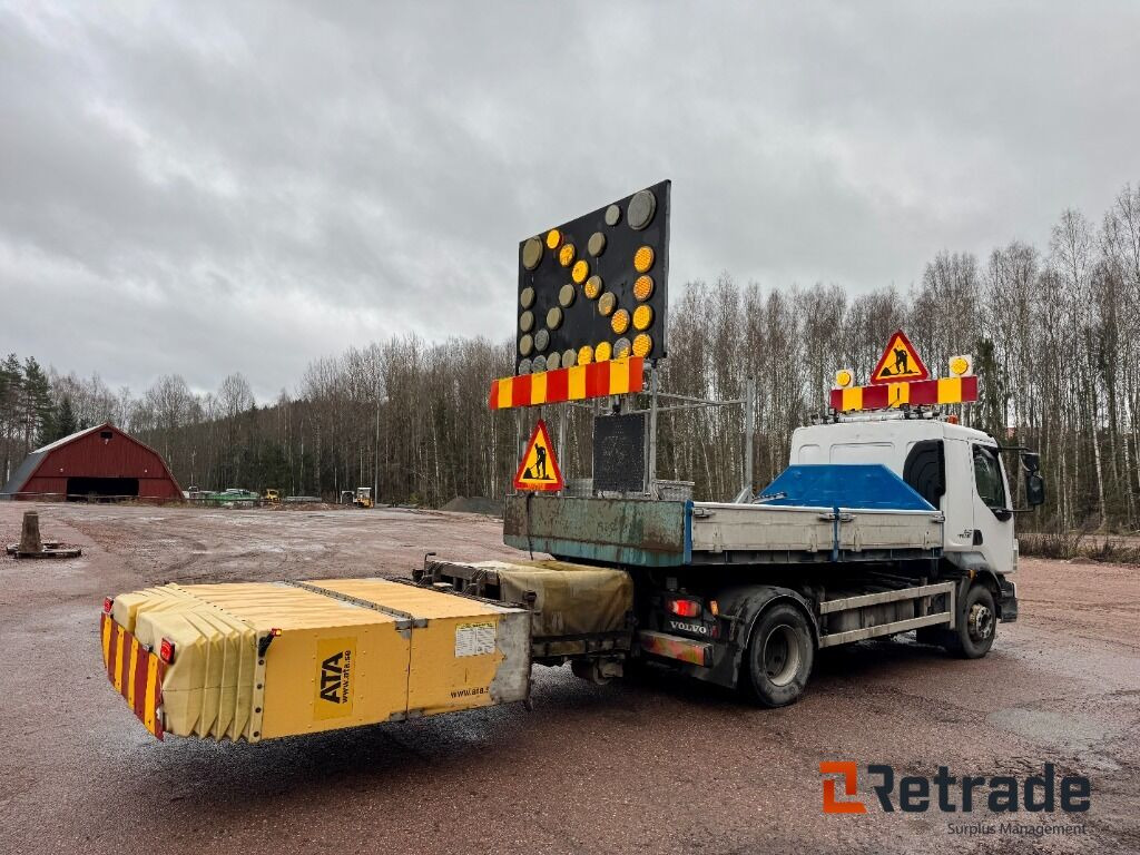 Krokbil Volvo FL 240 TMA utrustad - Грузовик бортовой/ Платформа: фото 4 Krokbil Volvo FL 240 TMA utrustad - Грузовик бортовой/ Платформа: фото 4