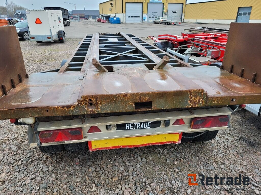 Släpvagn BRIAB axligt lastväxlarsläp med tipp , 30-tons parabelfjädring - Прицеп мультилифт/ Бункеровоз: фото 5 Släpvagn BRIAB axligt lastväxlarsläp med tipp , 30-tons parabelfjädring - Прицеп мультилифт/ Бункеровоз: фото 5