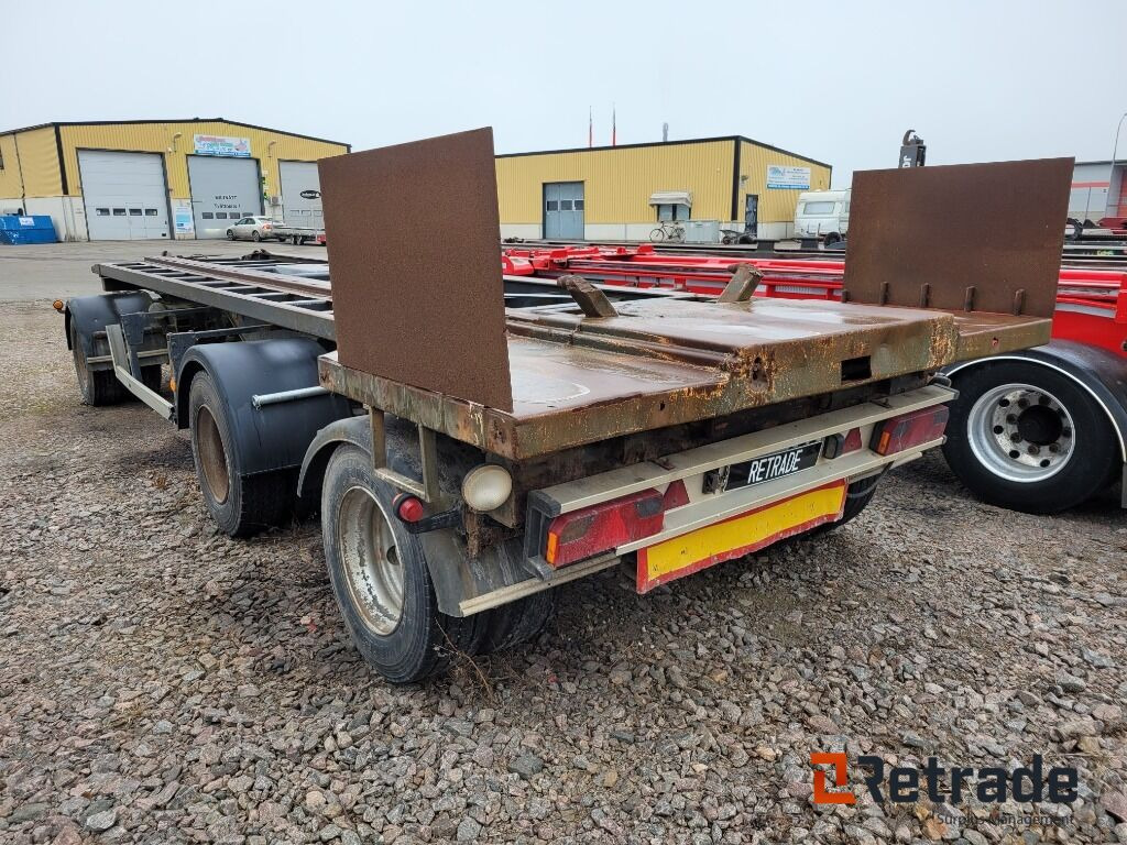 Släpvagn BRIAB axligt lastväxlarsläp med tipp , 30-tons parabelfjädring - Прицеп мультилифт/ Бункеровоз: фото 4 Släpvagn BRIAB axligt lastväxlarsläp med tipp , 30-tons parabelfjädring - Прицеп мультилифт/ Бункеровоз: фото 4