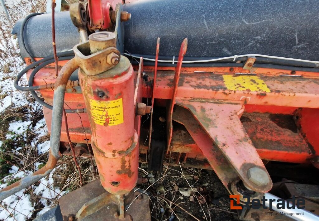 Snøryddingsutstyr Sand og saltspreder - Строительное оборудование: фото 2 Snøryddingsutstyr Sand og saltspreder - Строительное оборудование: фото 2