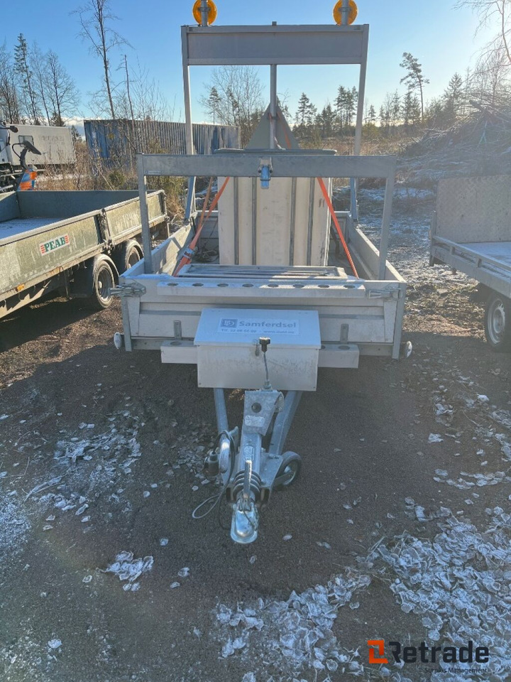 Tysse Skiltvogn - Строительное оборудование, Прицеп: фото 1 Tysse Skiltvogn - Строительное оборудование, Прицеп: фото 1