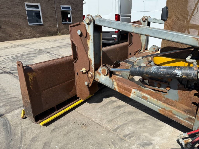 Гусеничный трактор Cat Challenger MT865B - German Machine / Front Blade: фото 15 Гусеничный трактор Cat Challenger MT865B - German Machine / Front Blade: фото 15