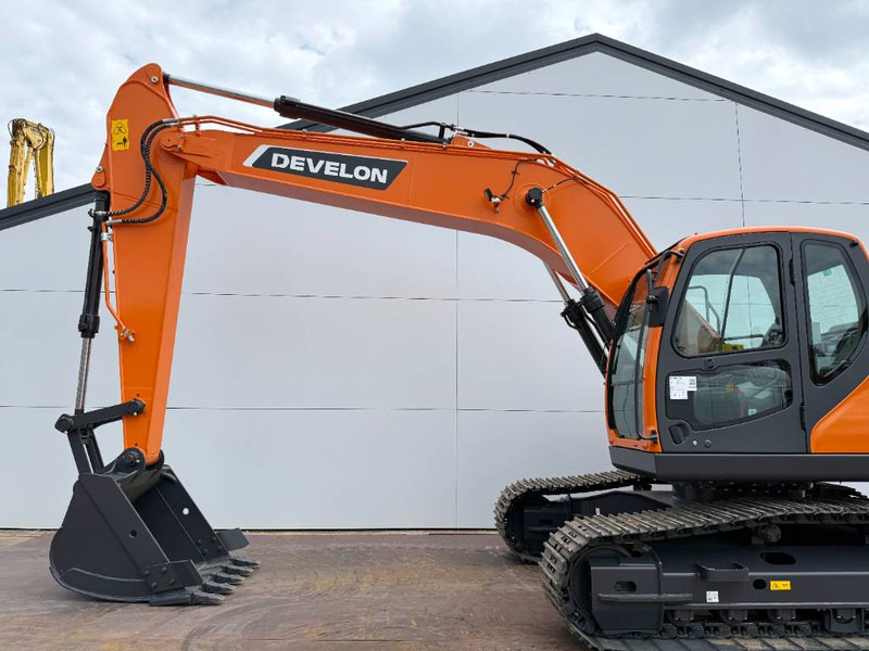 Гусеничный экскаватор Develon Doosan DX205 - New / Unused / Hammer Lines: фото 16