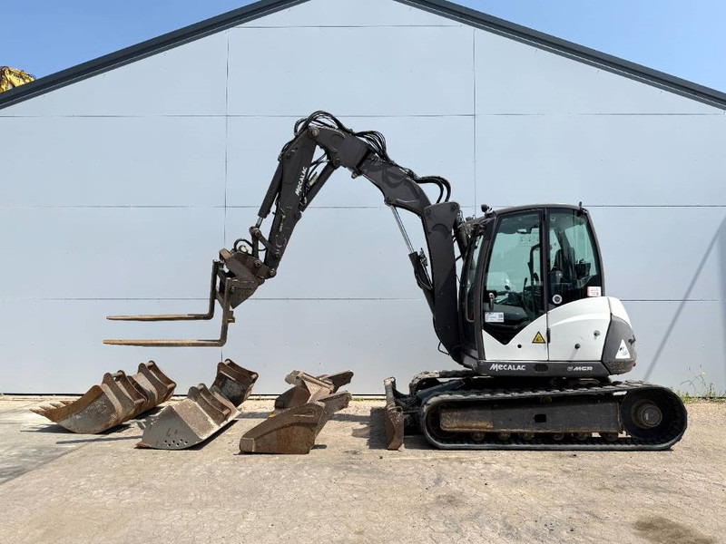 Mecalac 8MCR - 6 Attachments Included! Auto Greasing - Мини-экскаватор: фото 1 Mecalac 8MCR - 6 Attachments Included! Auto Greasing - Мини-экскаватор: фото 1