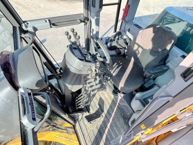 Грейдер Volvo G946B 6x6 AWD - EPA Certified: фото 6 Грейдер Volvo G946B 6x6 AWD - EPA Certified: фото 6