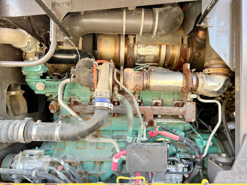 Грейдер Volvo G946B 6x6 AWD - EPA Certified: фото 17 Грейдер Volvo G946B 6x6 AWD - EPA Certified: фото 17