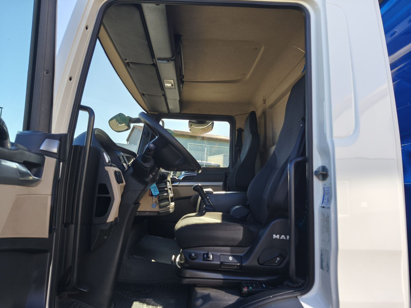 Тентованный грузовик MAN TGL 7.190 4x2BL Edscha Gardine Euro 6 (12): фото 15 Тентованный грузовик MAN TGL 7.190 4x2BL Edscha Gardine Euro 6 (12): фото 15