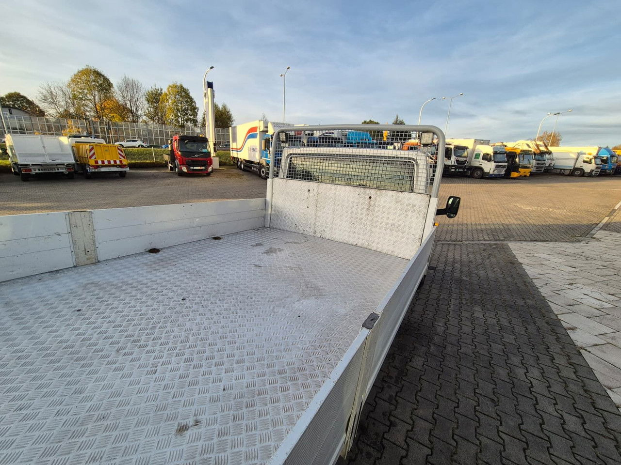 Малотоннажный бортовой грузовик Ford Transit 350 2.4 TDCi / HDS Hiab / 1 Owner / Serviced: фото 19