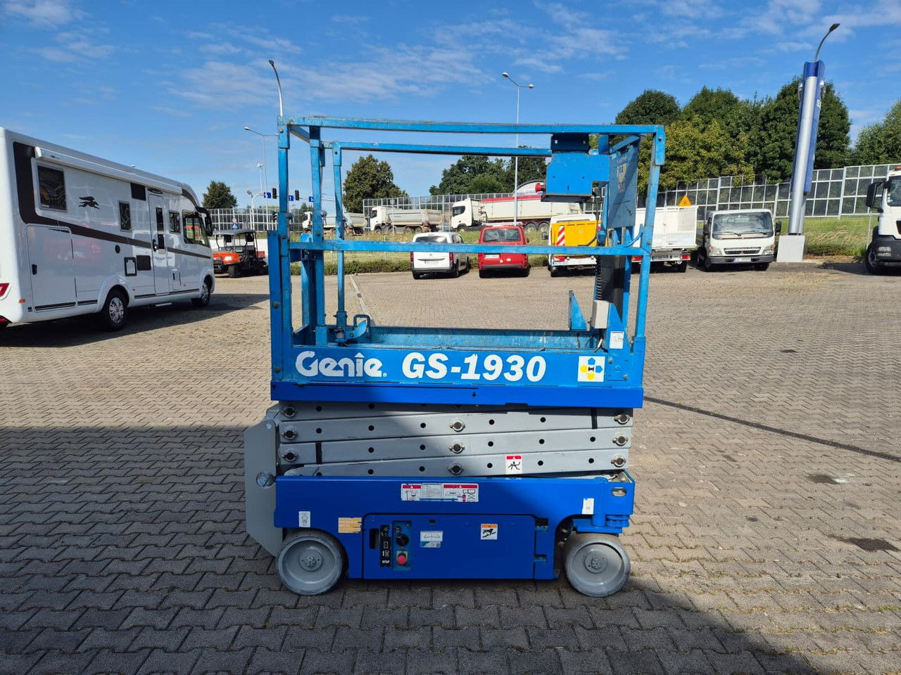 Genie GS1930 / 4X4 / 1 Owner / Serviced - Ножничный подъемник: фото 5 Genie GS1930 / 4X4 / 1 Owner / Serviced - Ножничный подъемник: фото 5